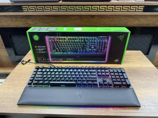 Razer BlackWidow V4 Pro İngilizce Q Green Switch Kablolu Mekanik Oyuncu Klavyesi (İKİNCİ EL) - Image 3