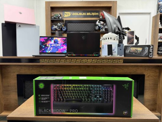 Razer BlackWidow V4 Pro İngilizce Q Green Switch Kablolu Mekanik Oyuncu Klavyesi (İKİNCİ EL)